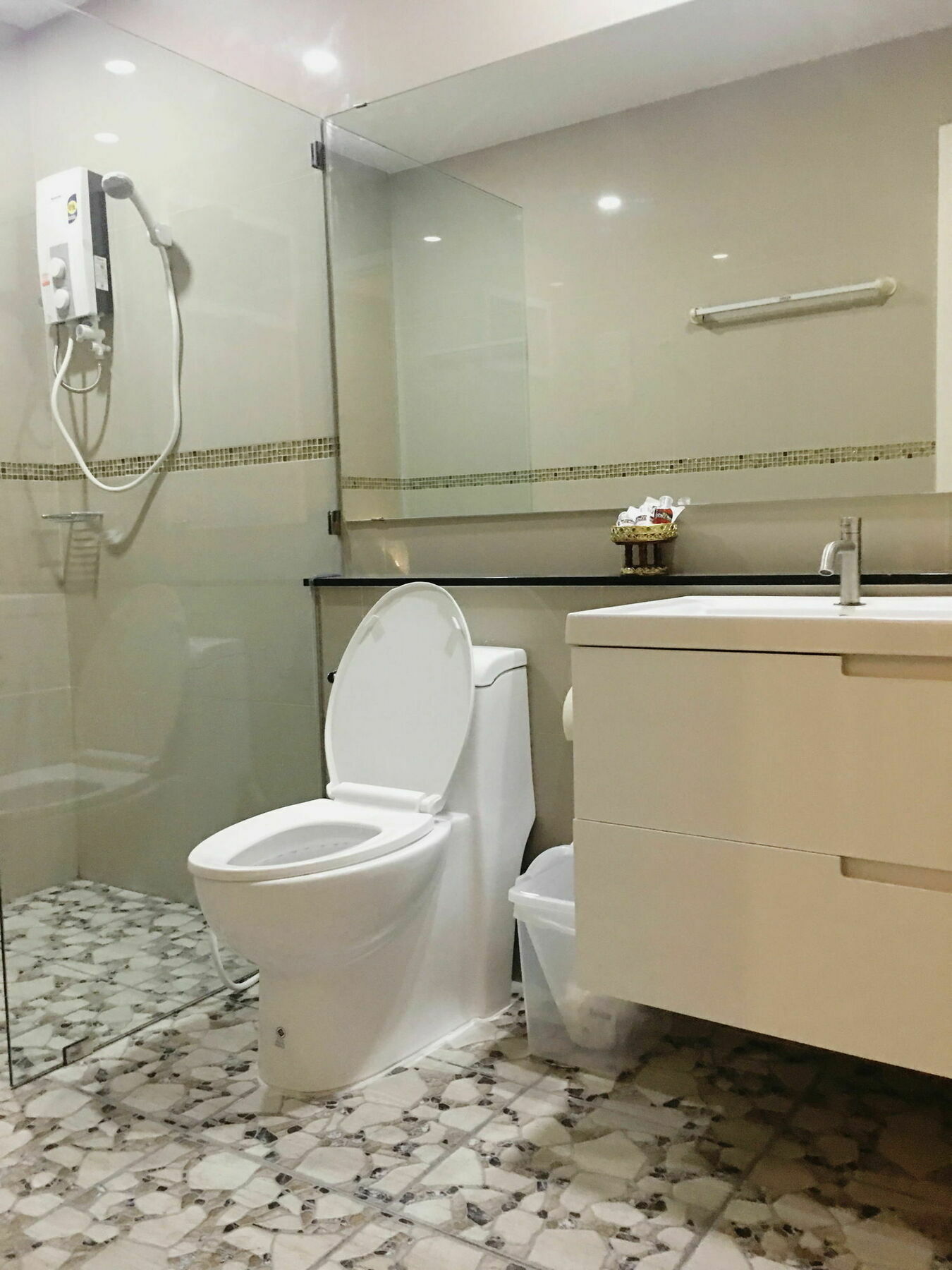 Baan Hinwong Hotel Ban Nong Hin  ภายนอก รูปภาพ